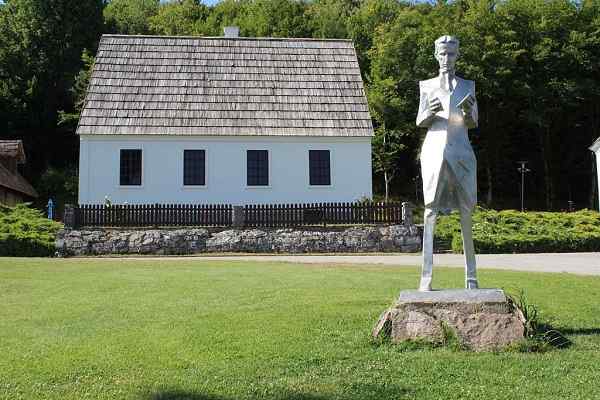 Pamätné centrum Nikola Tesla, Chorvátsko
